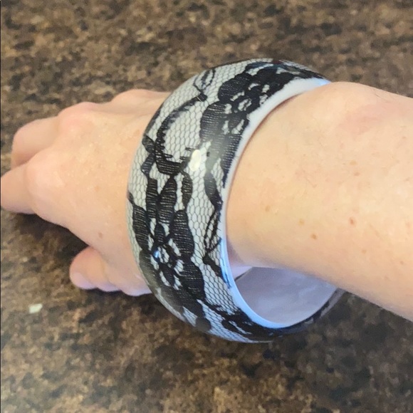 3/$30 Printed bracelets - Picture 2 of 5